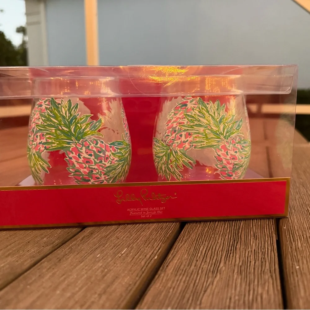 Lilly Pulitzer Pink and Green Acrylic Wine Glasses - Picture 6 of 8